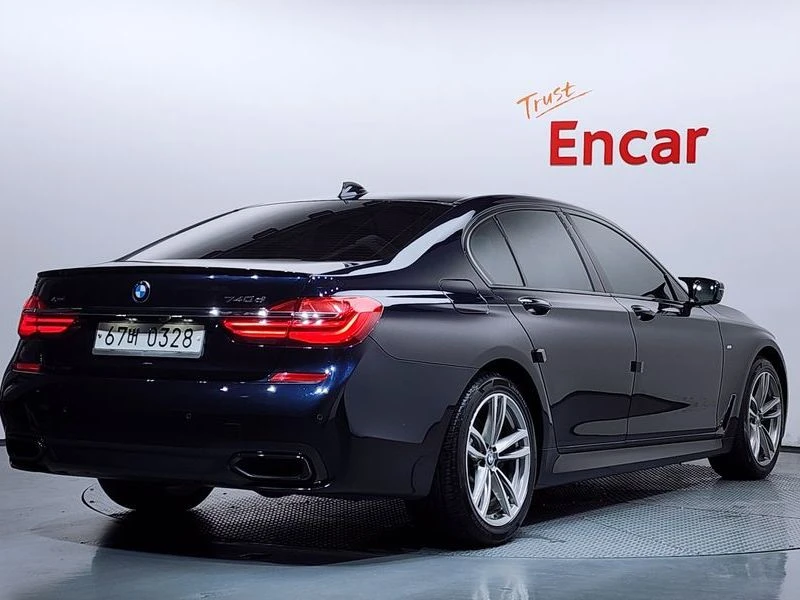 BMW 740 740d xDrive M Sport| 320к.с.| ВКЛ.ТЕХНОТЕСТ, снимка 2 - Автомобили и джипове - 55627054