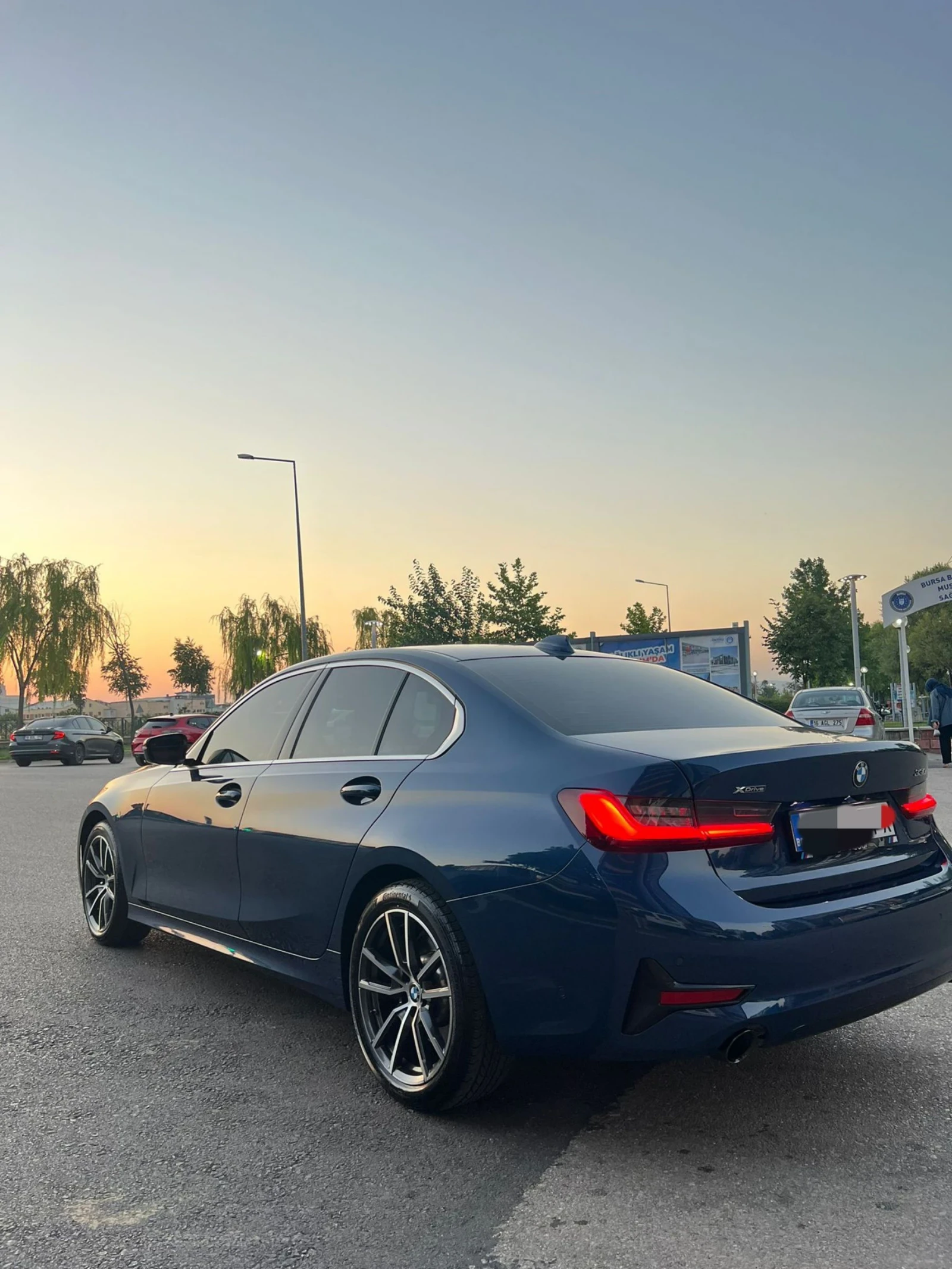 BMW 330 330i Xdrive - изображение 3