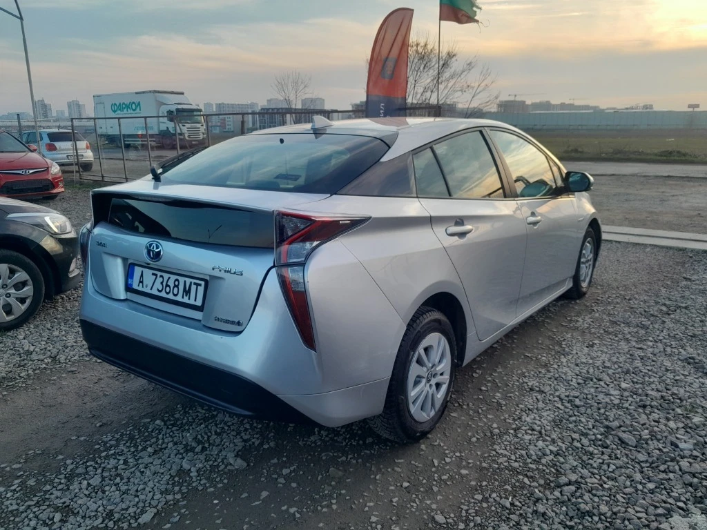 Toyota Prius  - изображение 7