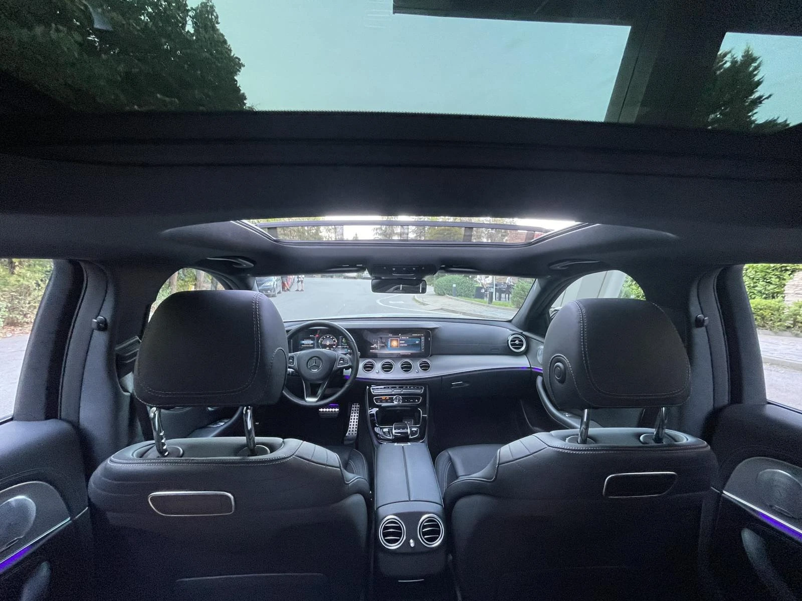 Mercedes-Benz E 350 AMG* WIDESCREEN* BURMEISTER* PANO* DIST+ * HUD * F - изображение 9