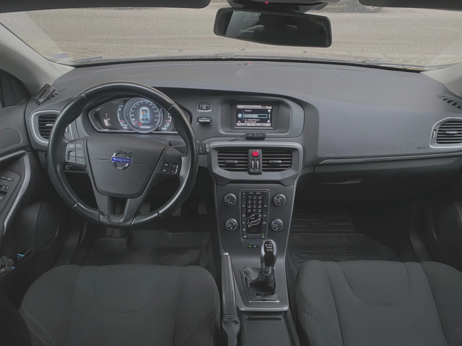 Volvo V40  - изображение 8