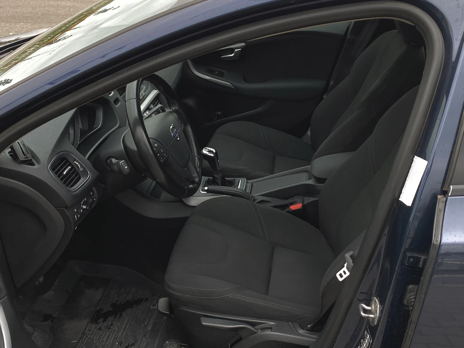 Volvo V40  - изображение 9