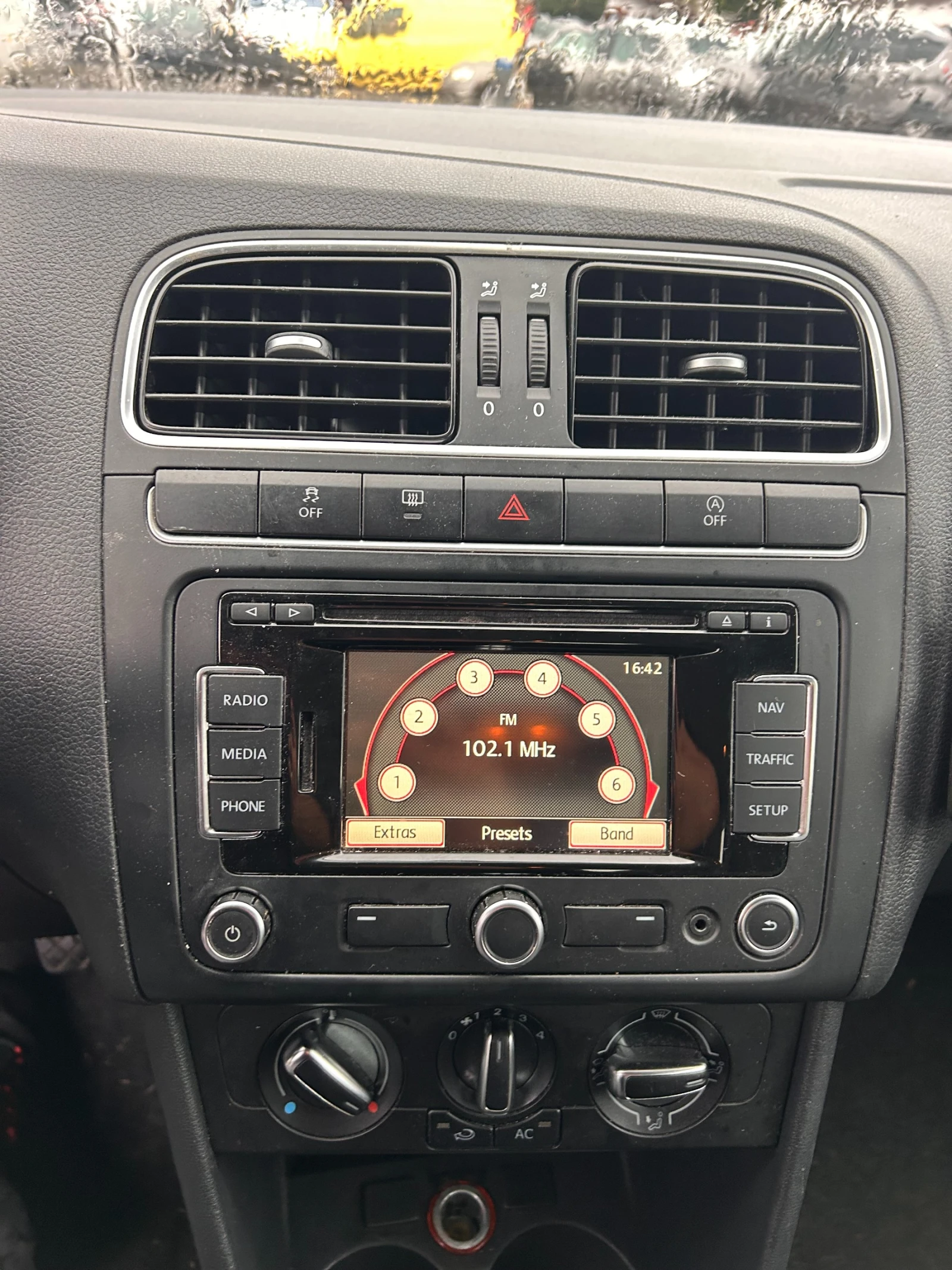 VW Polo 1.2TDI NAVI EURO 5 | Mobile.bg   12