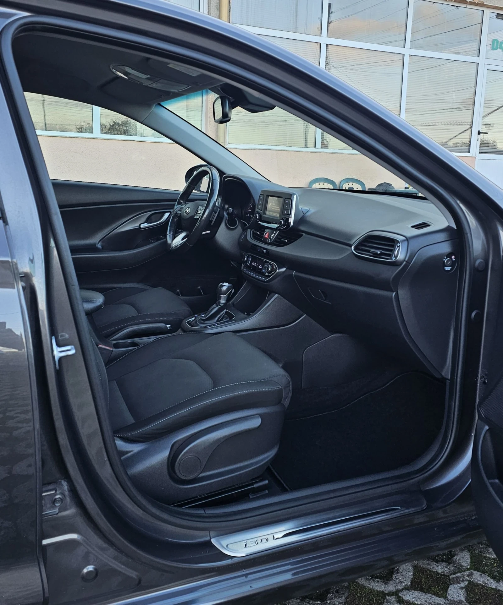 Hyundai I30 1.4 Turbo 140.. Trend  Keyless  | Mobile.bg   9