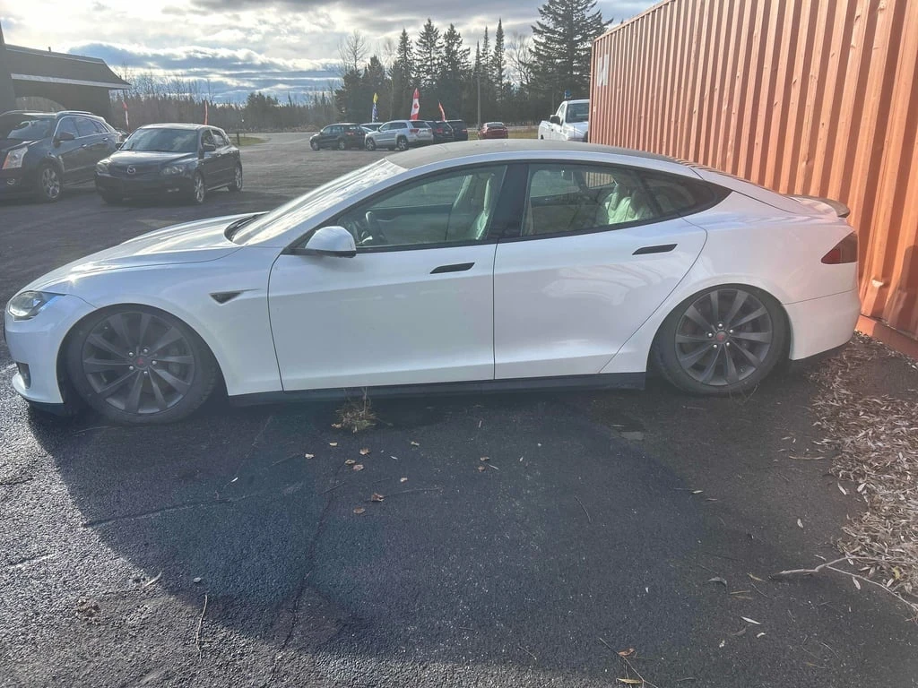 Tesla Model S * 4dr Sdn Performance * CARFAX * БЕЗ ПЪРВОНАЧАЛНА  - изображение 2