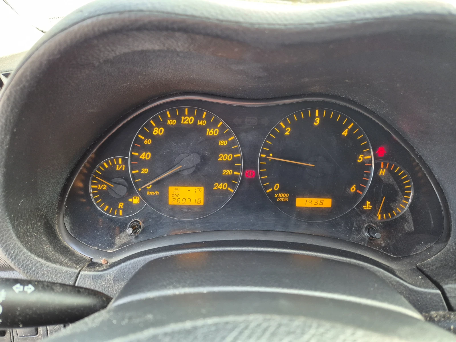 Toyota Avensis 2.0 D - изображение 9