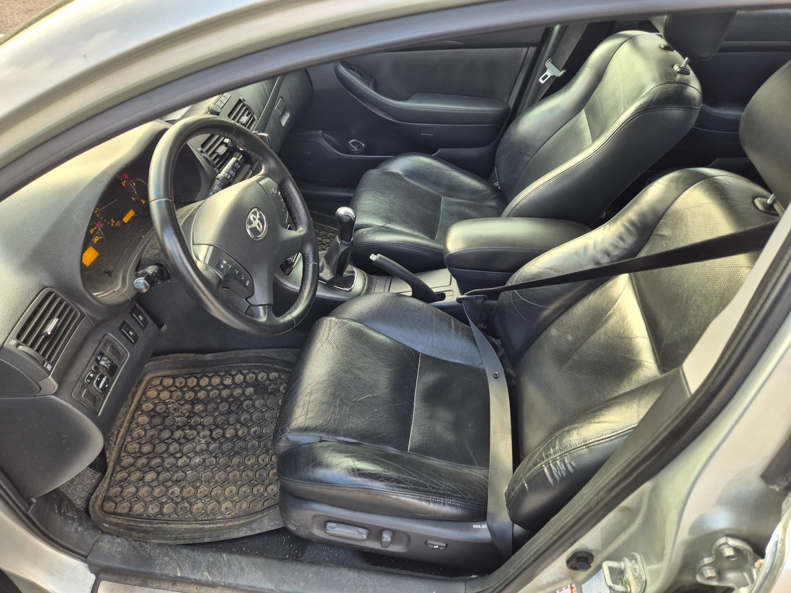 Toyota Avensis 2.0 D - изображение 8