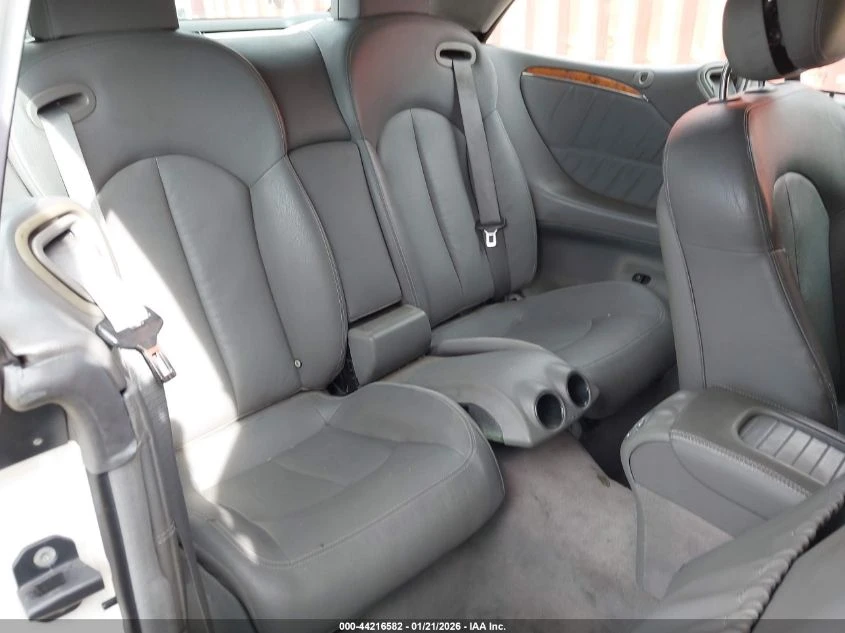 Mercedes-Benz CLK 350 - изображение 8