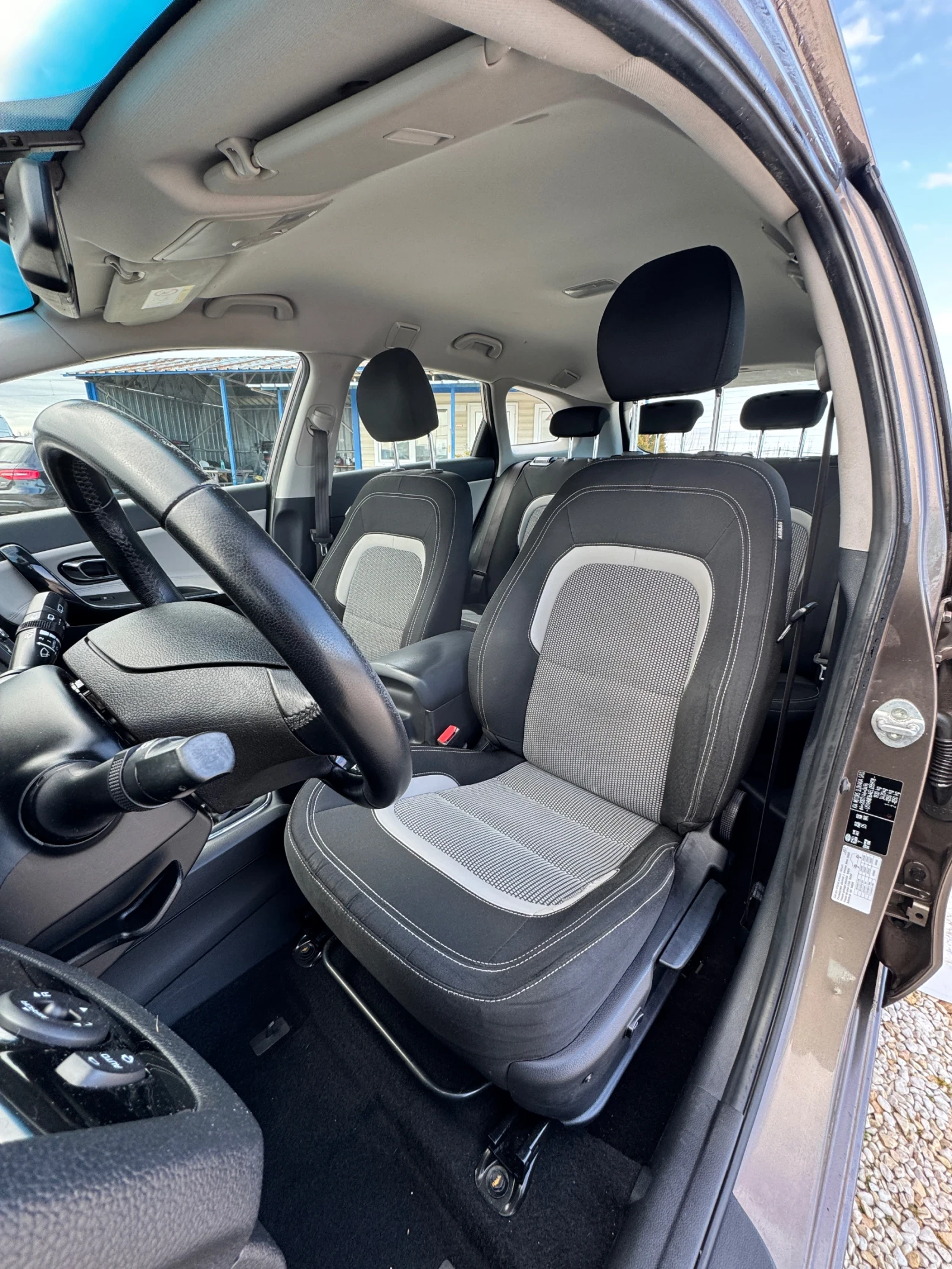 Kia Ceed 1.6 CRDI Navi Camera Business , снимка 8 - Автомобили и джипове - 53782307