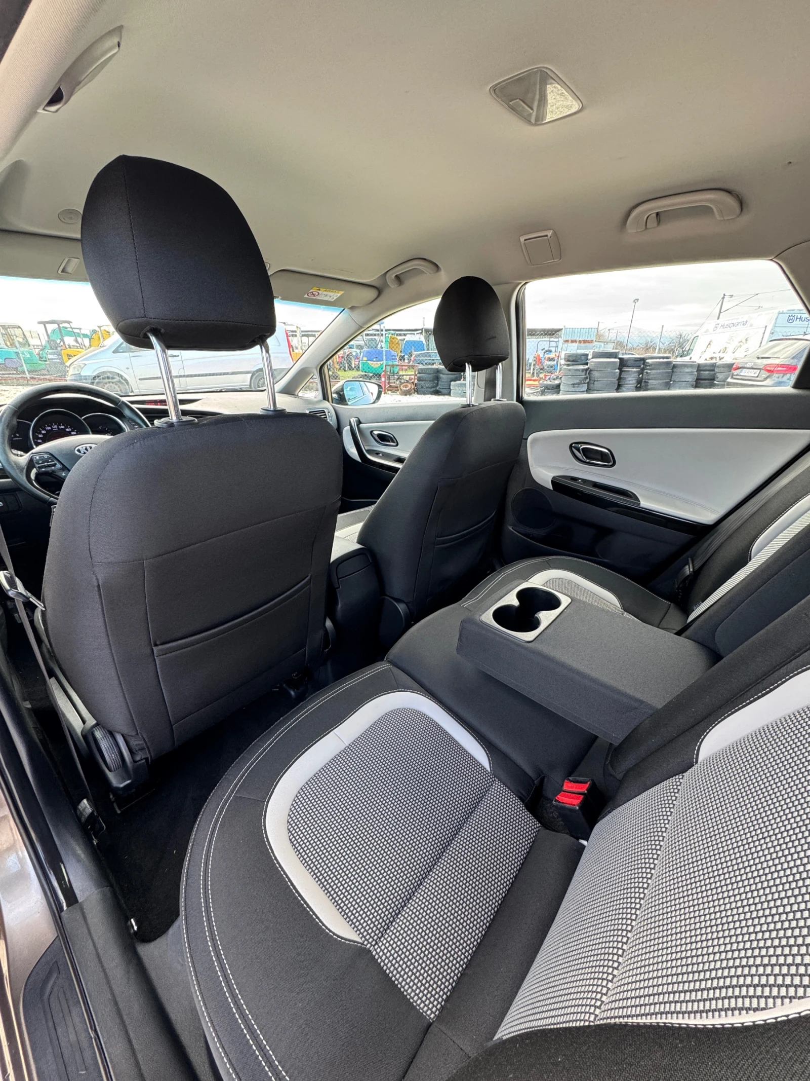 Kia Ceed 1.6 CRDI Navi Camera Business , снимка 9 - Автомобили и джипове - 53782307