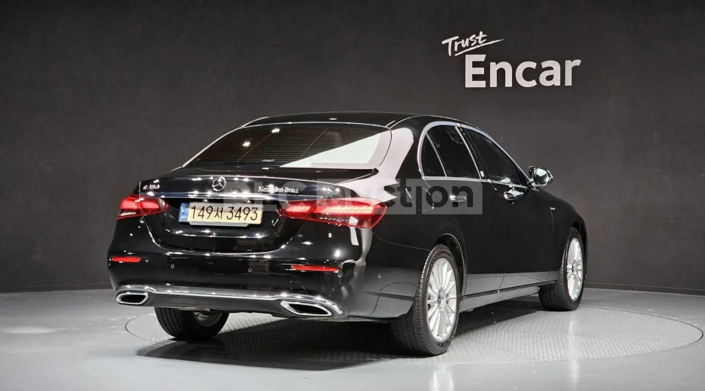 Mercedes-Benz E 250 ПОДГРЕВИ* ОБДУХВАНЕ* 2 КЛЮЧА, снимка 4 - Автомобили и джипове - 53983760