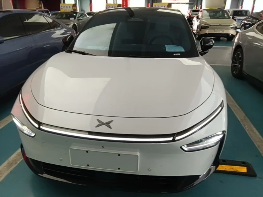 Xpeng P7 P7+ RWD  Long-Range Max 60.7kWh, снимка 3 - Автомобили и джипове - 54579853