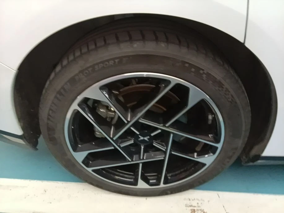 Xpeng P7 P7+ RWD  Long-Range Max 60.7kWh, снимка 7 - Автомобили и джипове - 54579853