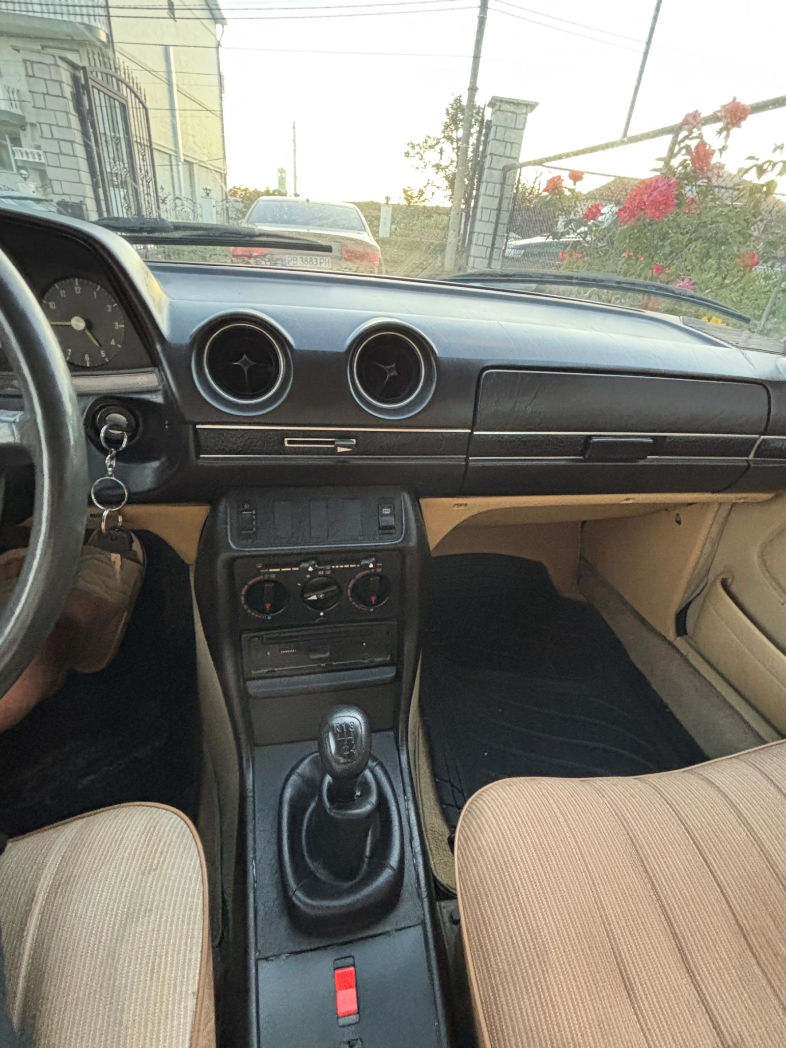 Mercedes-Benz 123 240d , снимка 13 - Автомобили и джипове - 54896756