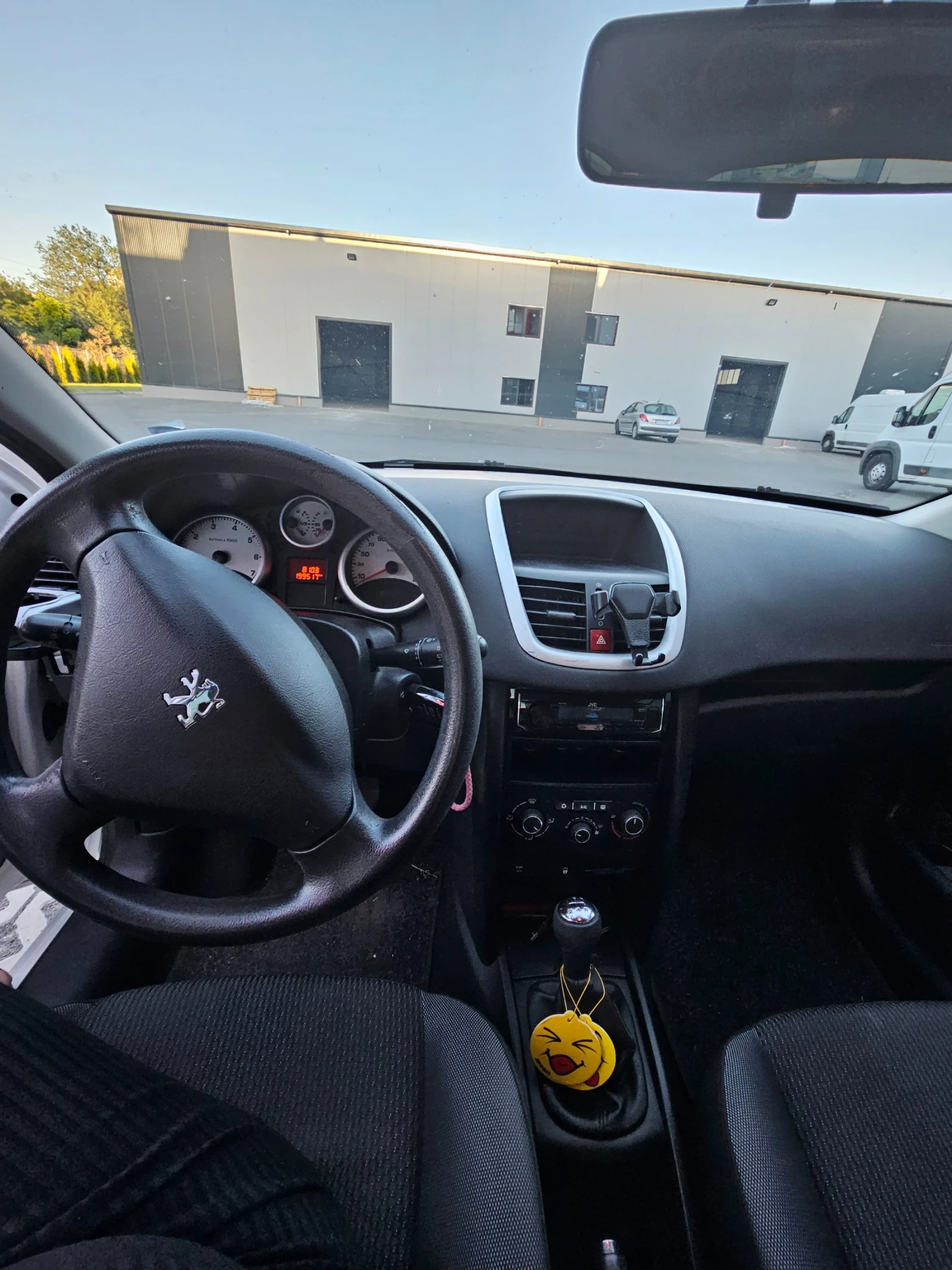 Peugeot 207, снимка 8 - Автомобили и джипове - 55877920