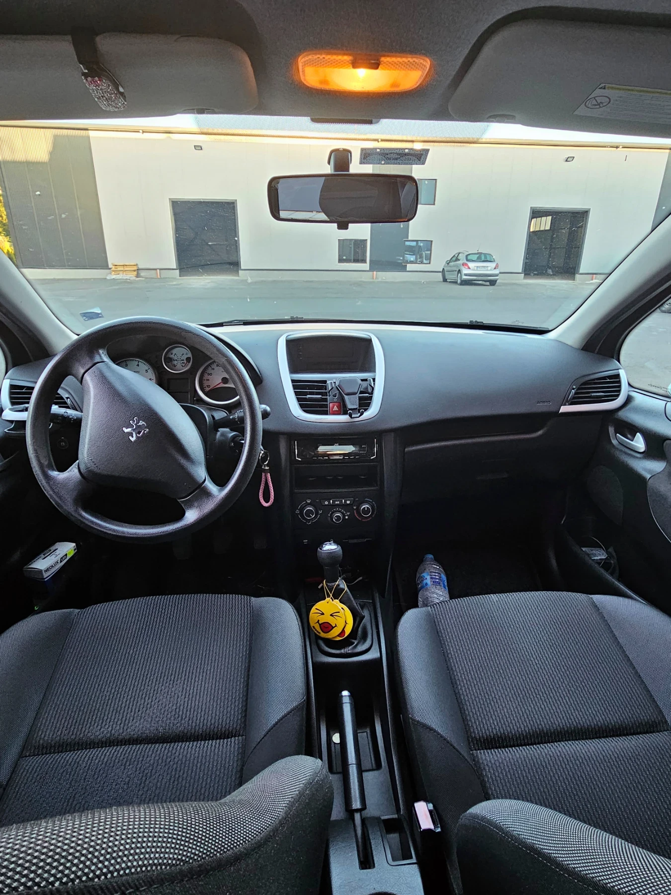Peugeot 207, снимка 7 - Автомобили и джипове - 55877920