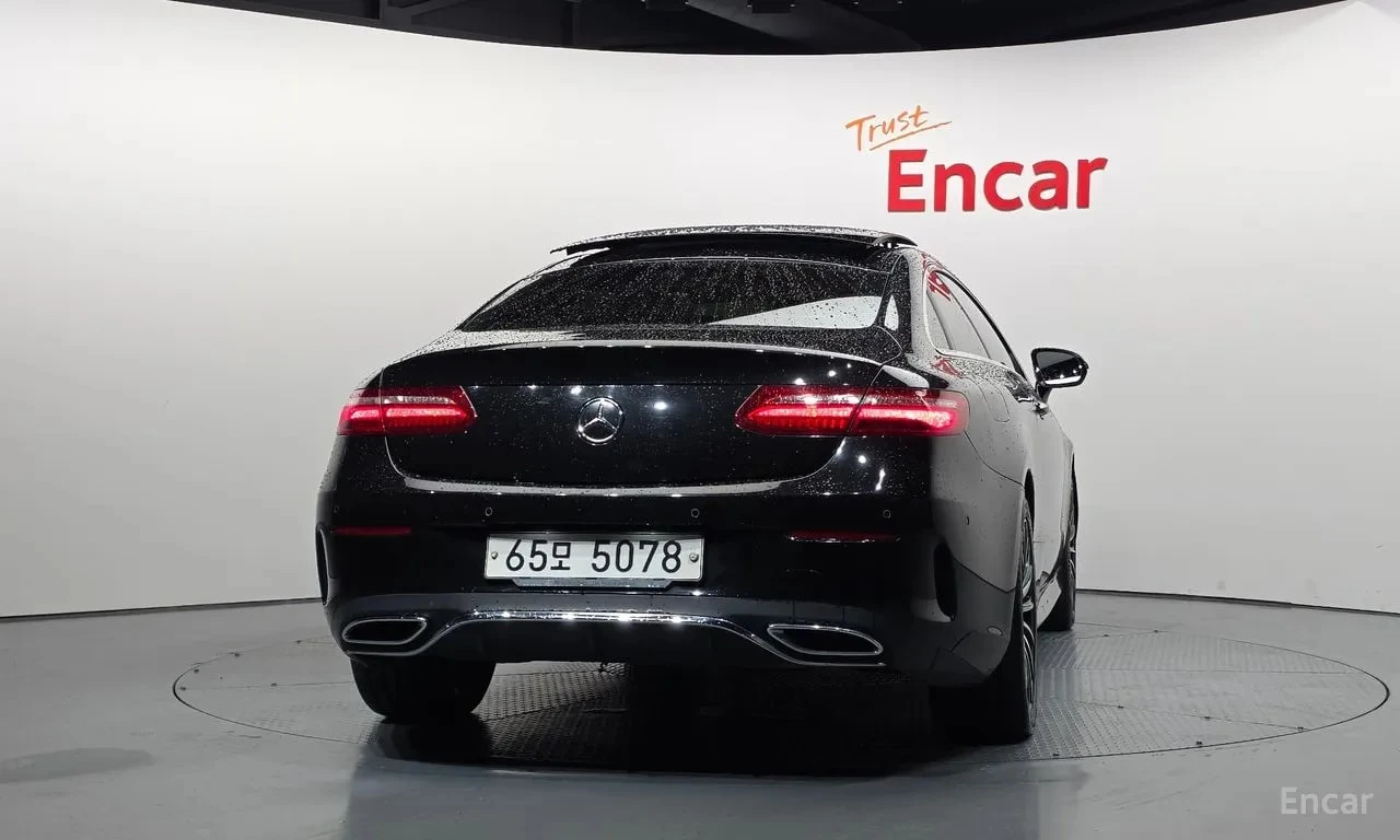Mercedes-Benz E 220 * Coupe * АВТОКРЕДИТ БЕЗ ПЪРВОНАЧАЛНА ВНОСКА, снимка 4 - Автомобили и джипове - 55990993
