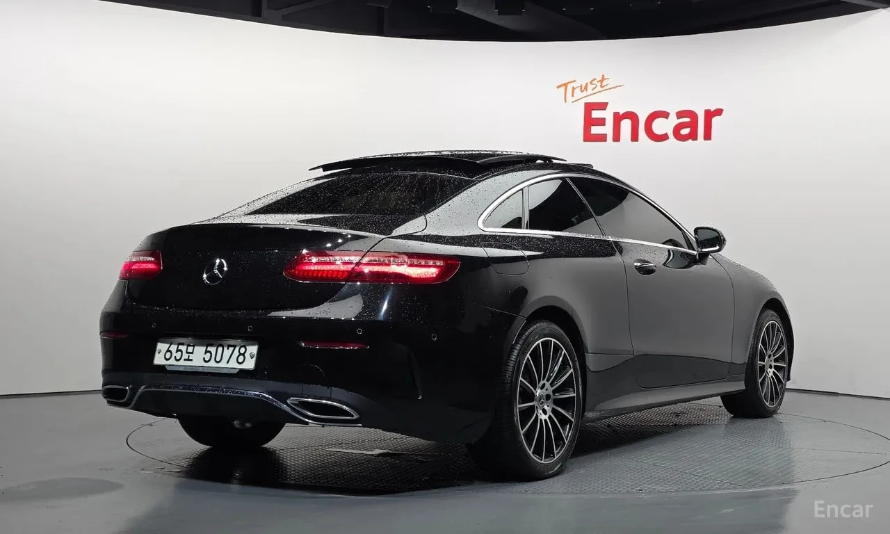 Mercedes-Benz E 220 * Coupe * АВТОКРЕДИТ БЕЗ ПЪРВОНАЧАЛНА ВНОСКА, снимка 2 - Автомобили и джипове - 55990993