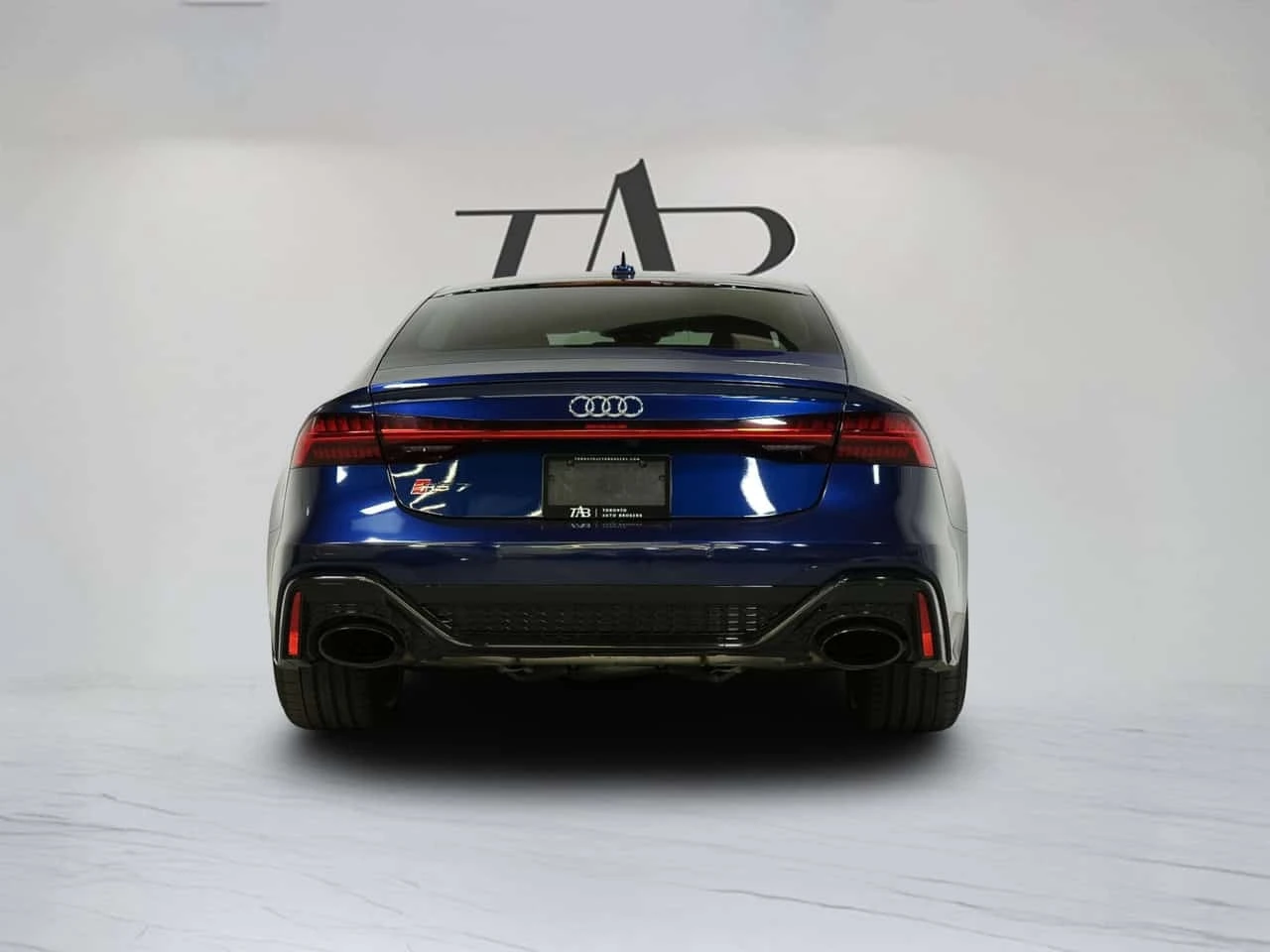 Audi Rs7 / B&O / ХЕД-ЪП / ОБДУХВАНЕ / 360, снимка 4 - Автомобили и джипове - 56175784