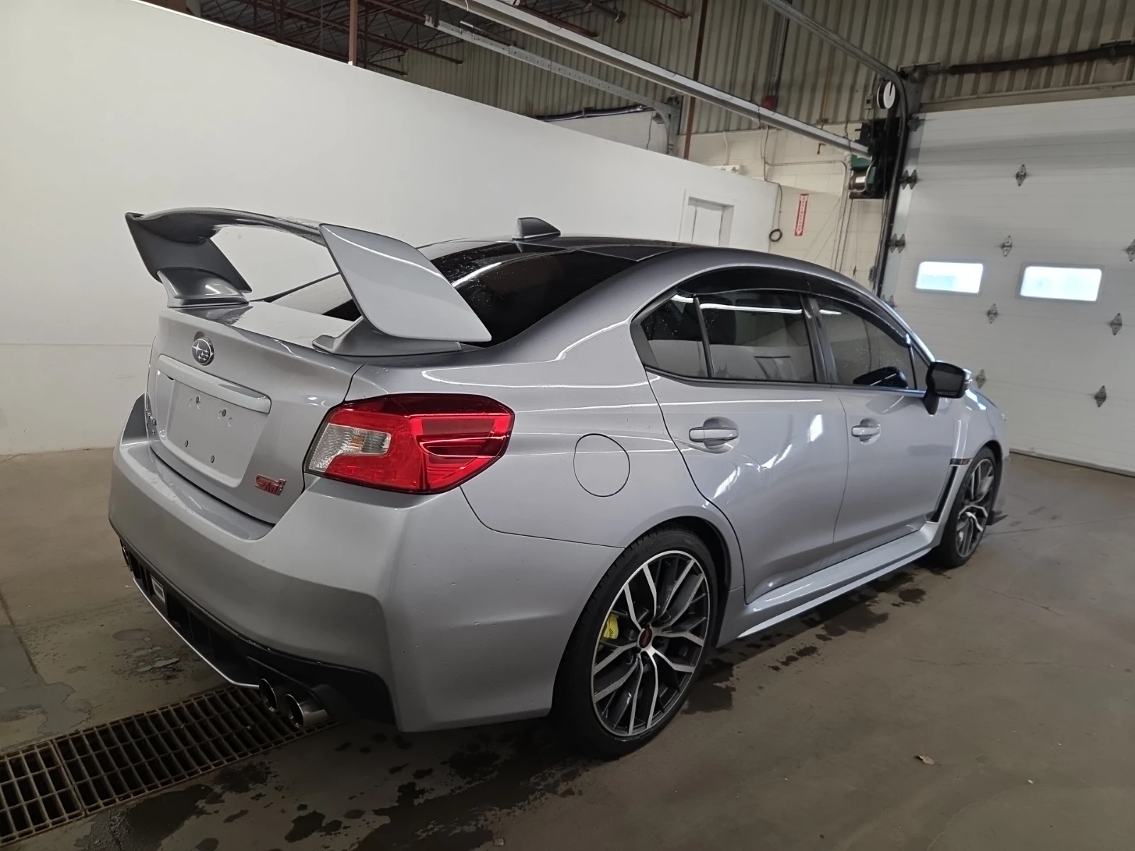 Subaru WRX STI / АВТОКРЕДИТ, снимка 3 - Автомобили и джипове - 56255240