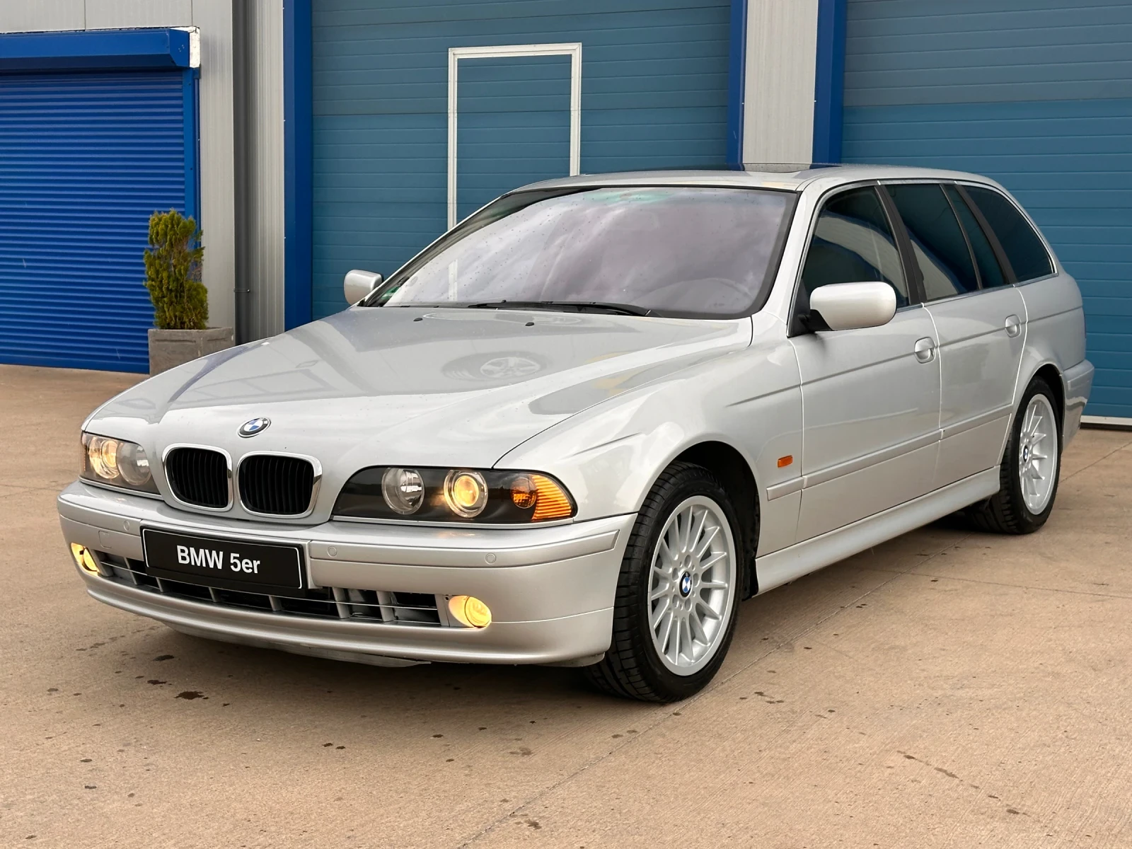 BMW 525 i* Газ* Стъклопакет* Масаж* Шибедах* Ел.Багажник