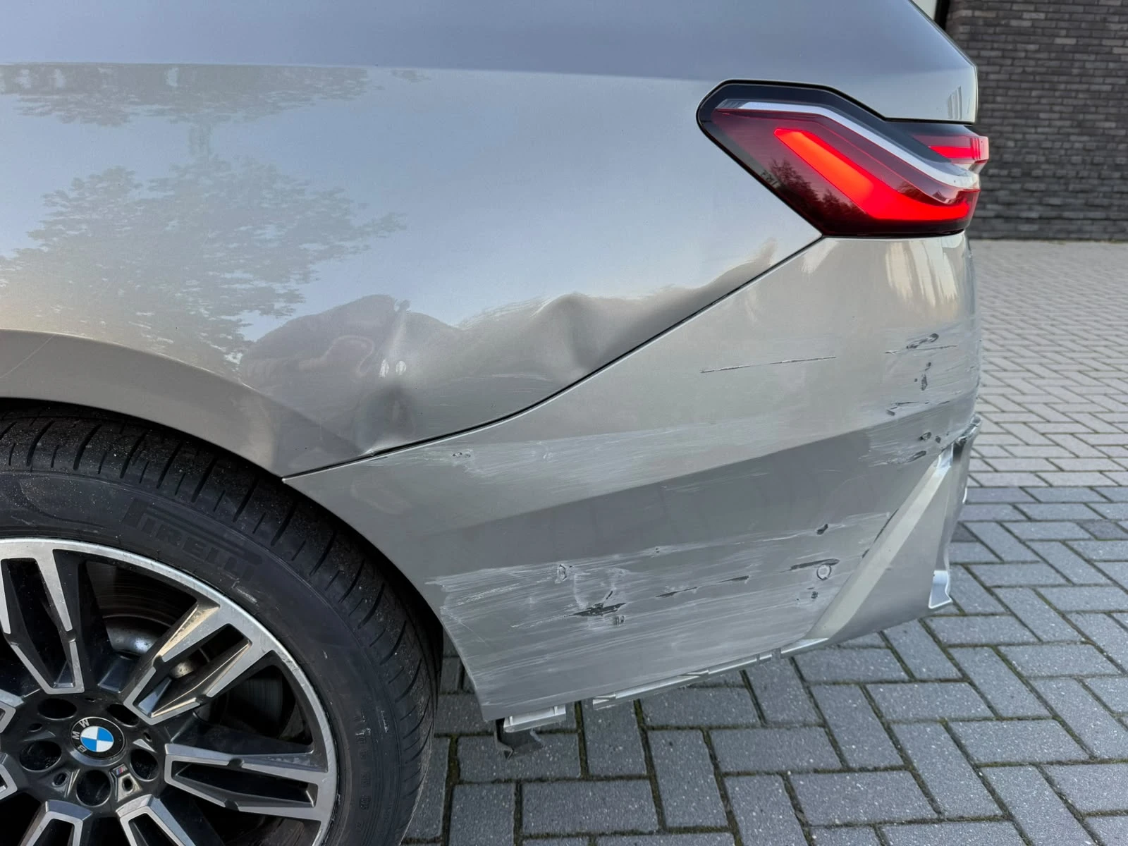 BMW i5 Touring eDrive40 M-Sport, снимка 12 - Автомобили и джипове - 56730507
