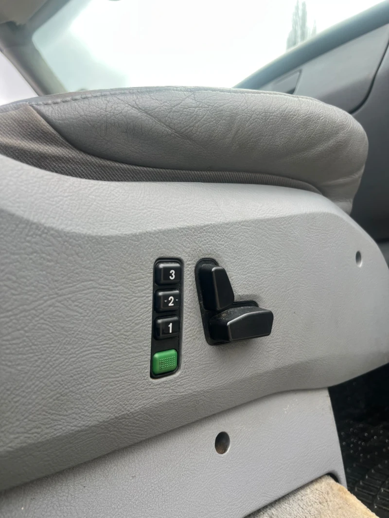 Mercedes-Benz ML 270, снимка 12 - Автомобили и джипове - 53226009