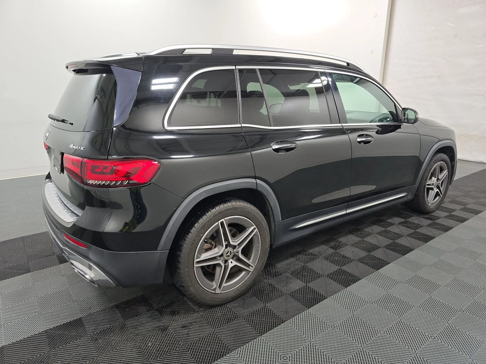 Mercedes-Benz GLB AMG* DIGITAL* DESIGNO* CARBON* KEYLESS GO* ШОУРУМ - изображение 5