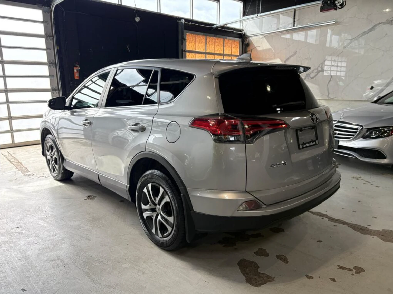 Toyota Rav4 2016 Toyota RAV4 AWD 4dr LE - изображение 4