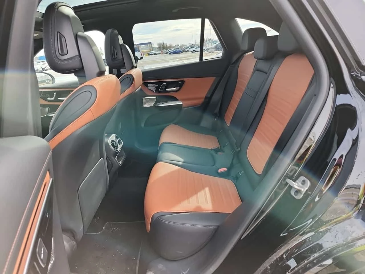 Mercedes-Benz GLC 300 AMG Line * Head Up * Един собственик * CARFAX * , снимка 9 - Автомобили и джипове - 54037230