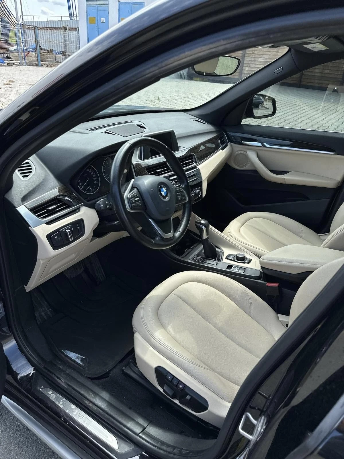 BMW X1 2.8 xDrive, снимка 3 - Автомобили и джипове - 54132868