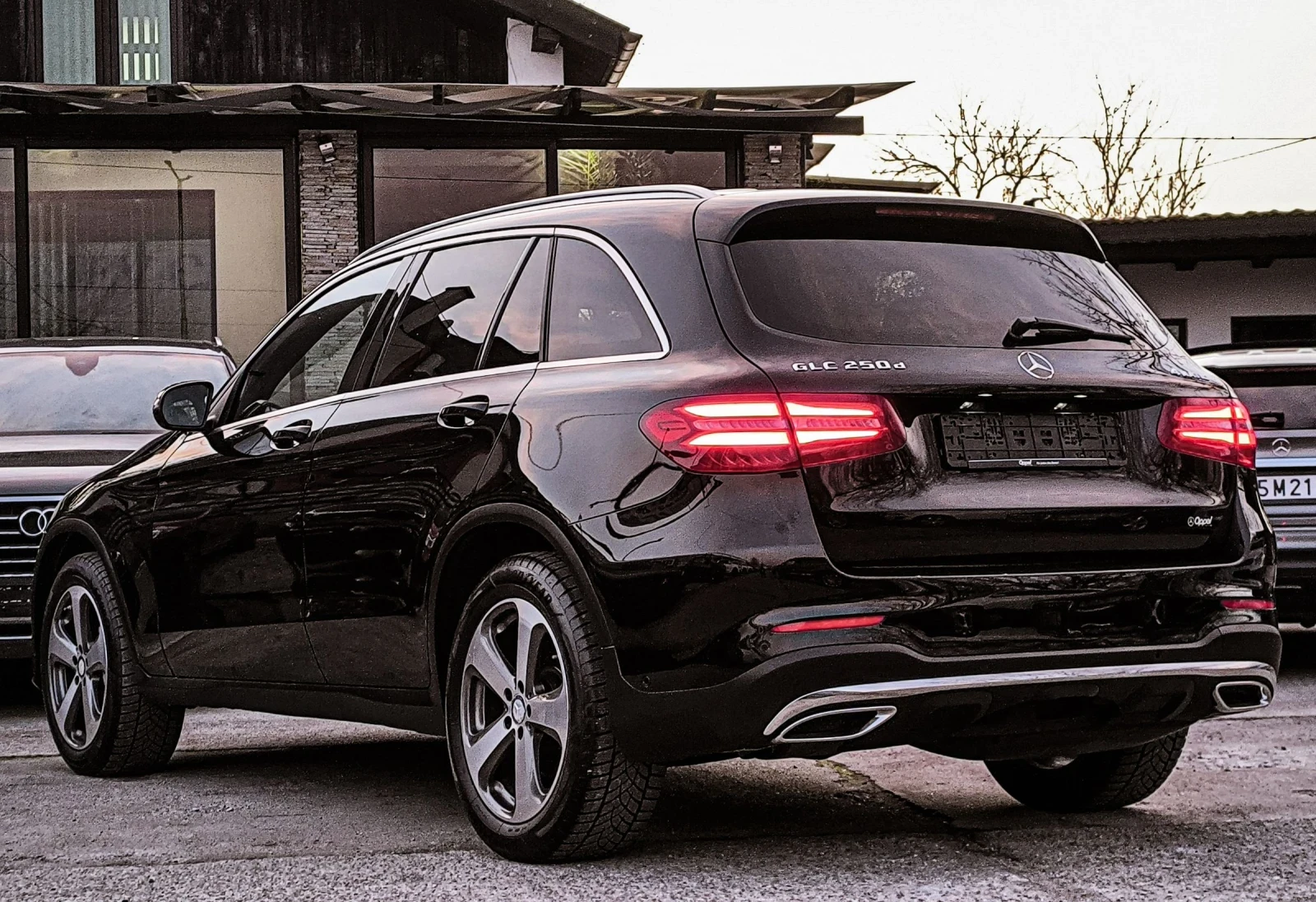Mercedes-Benz GLC 250 CDI* AMG-LINE* EXCLUSIVE* 9G* 4-MATIC* GERMANY, снимка 3 - Автомобили и джипове - 54158832