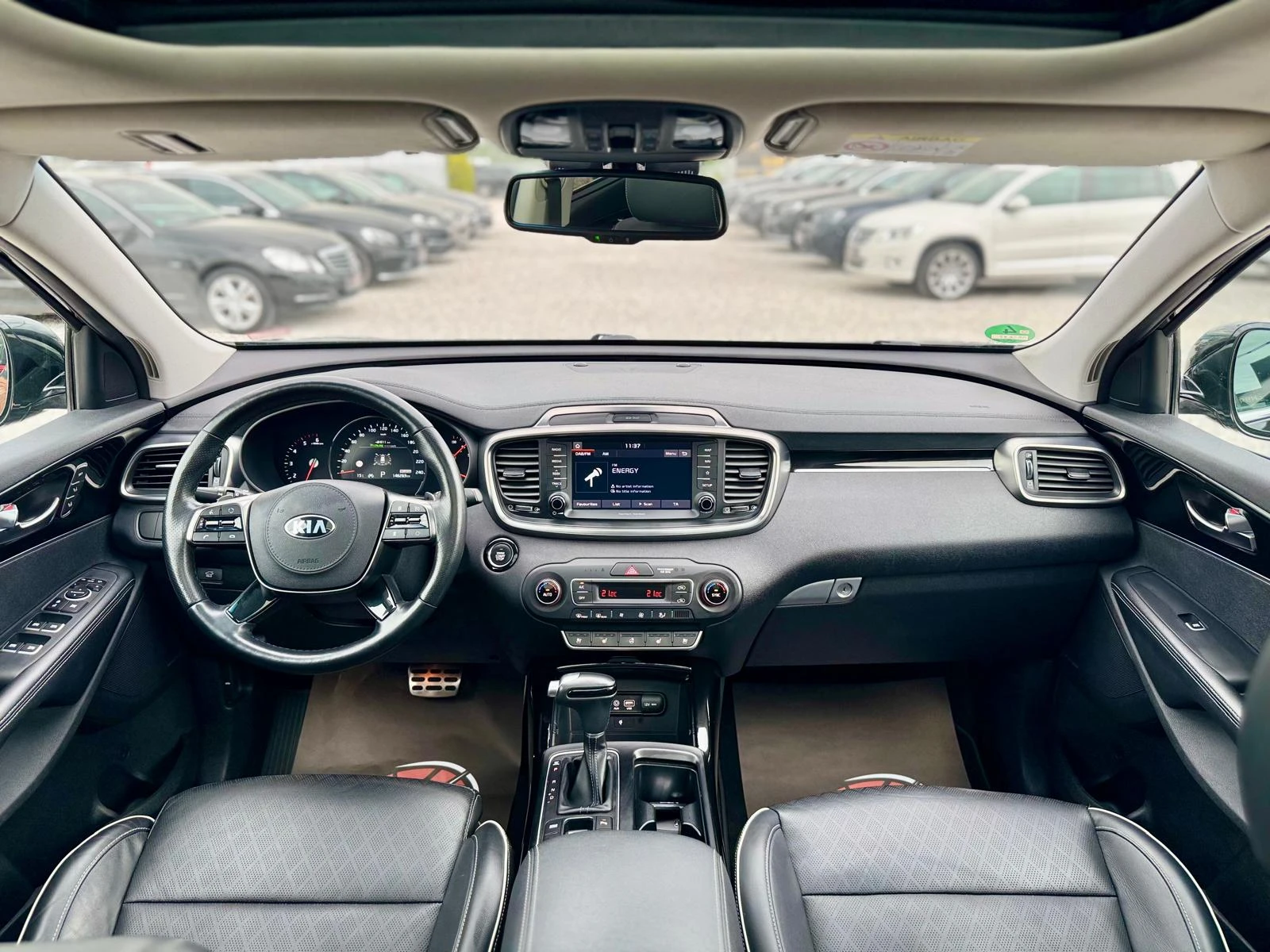 Kia Sorento 2.2::GT-LINE::4x4::FACELIFT, снимка 11 - Автомобили и джипове - 54482967
