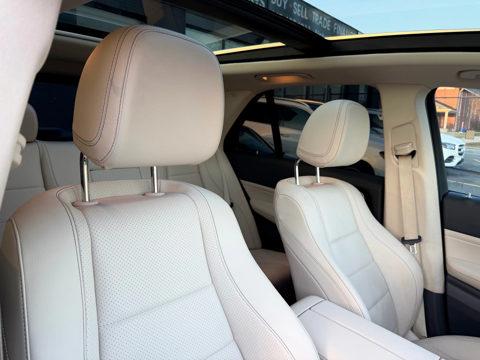 Mercedes-Benz GLE 350 4MATIC* DISTRONIC* 360CAMERA* BURMESTER* PANOROOF*, снимка 13 - Автомобили и джипове - 54567047