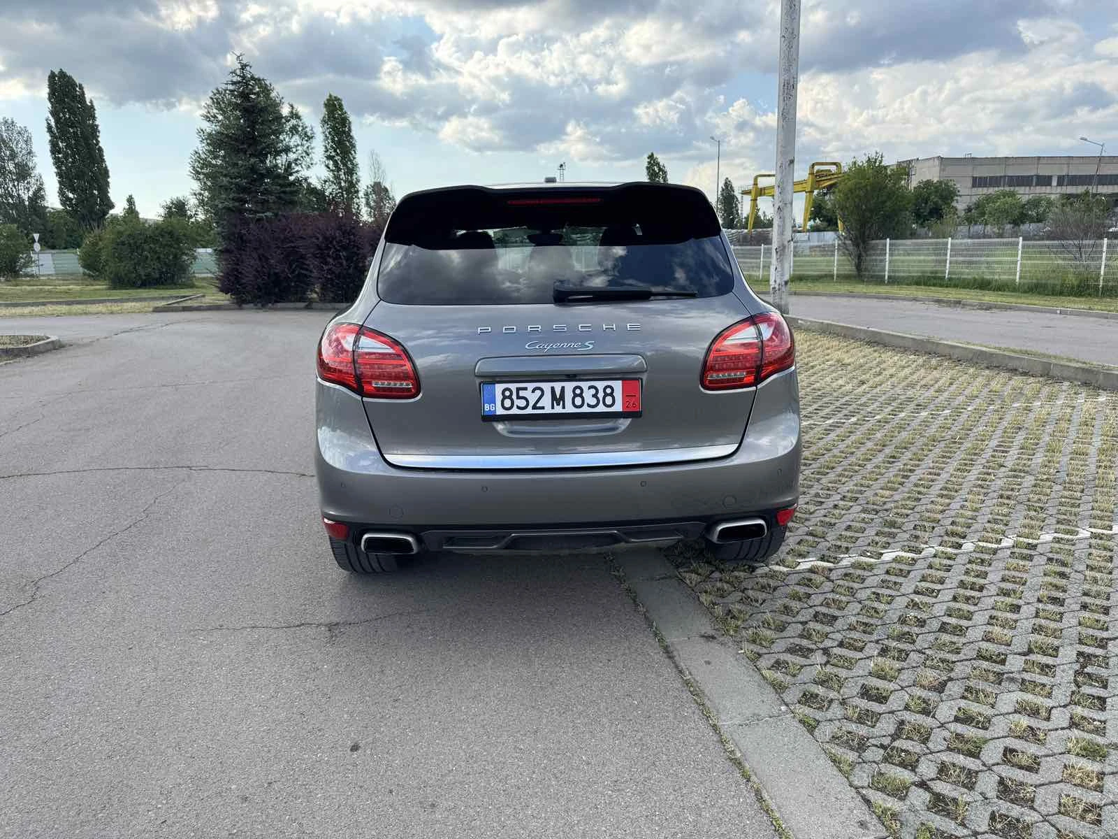 Porsche Cayenne S 4.8 V8 / 400 к.с. / Panorama / BOSE / Air / 20, снимка 7 - Автомобили и джипове - 54902516