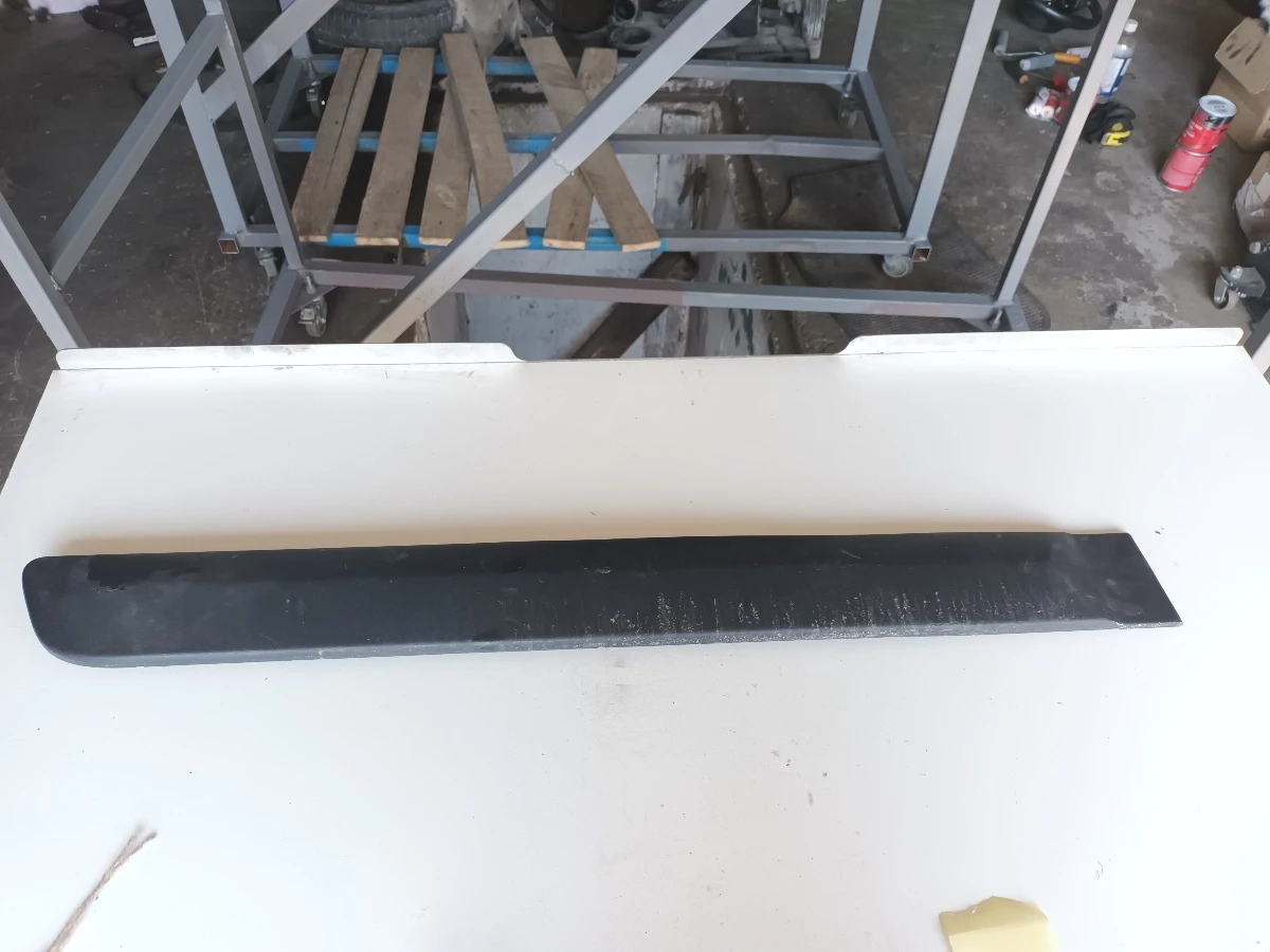 лайсна за (задна дясна врата) Дачия Логан 1.5дци