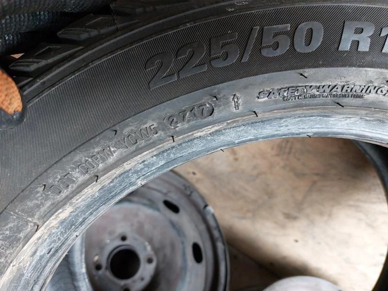 Гуми Зимни 225/50R17, снимка 6 - Гуми и джанти - 37110699