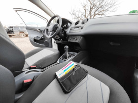 Seat Ibiza 1.2 *ST*, снимка 9 - Автомобили и джипове - 44280987