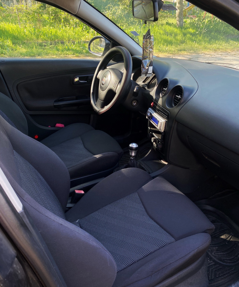 Seat Ibiza 1.4, снимка 5 - Автомобили и джипове - 46304987
