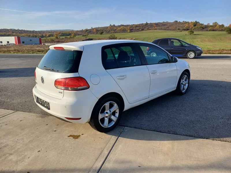 VW Golf 1.6TDI, снимка 4 - Автомобили и джипове - 47780860