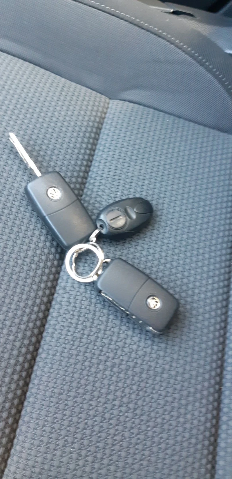 VW Golf 1.6 TDI 105 кс, снимка 9 - Автомобили и джипове - 52566655