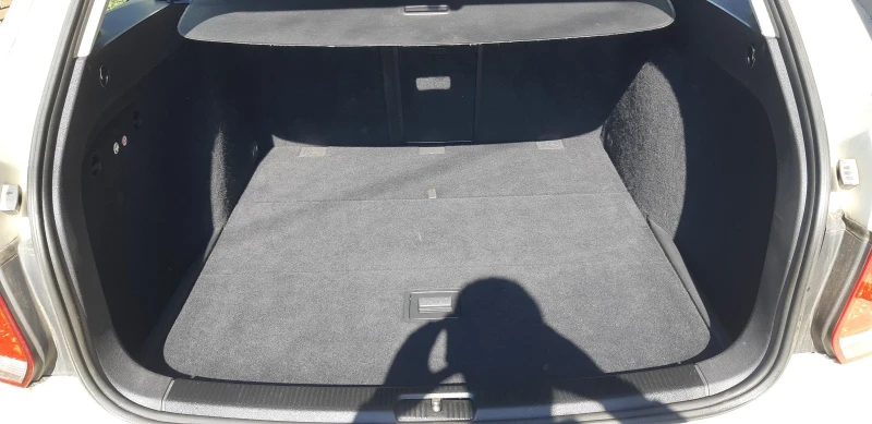 VW Golf 1.6 TDI 105 кс, снимка 11 - Автомобили и джипове - 52566655