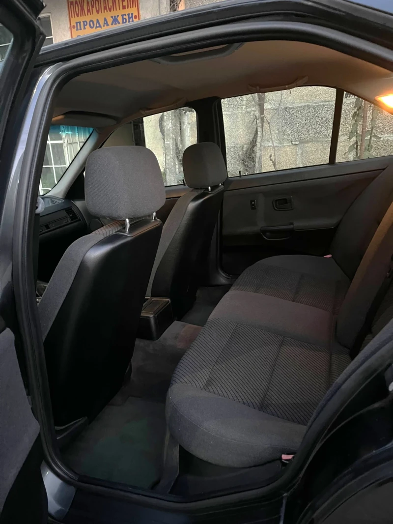 BMW 320, снимка 6 - Автомобили и джипове - 52199187