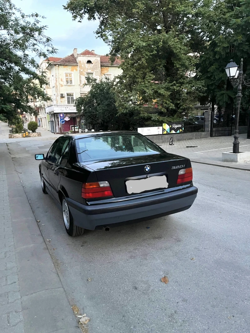 BMW 320, снимка 3 - Автомобили и джипове - 52199187