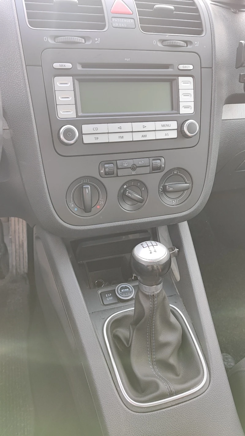 VW Golf, снимка 9 - Автомобили и джипове - 52807269