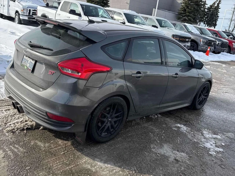 Ford Focus * ST * 2 КЛЮЧА* ПОДГРЕВ* KEYLESS* ПАНО* , снимка 3 - Автомобили и джипове - 53562513
