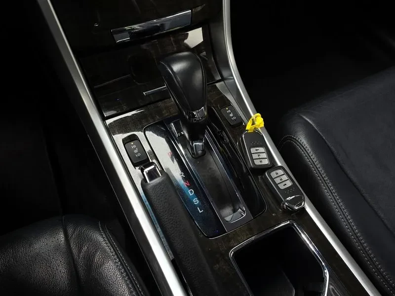 Honda Accord 2.4 9Th Gen , снимка 9 - Автомобили и джипове - 55843838