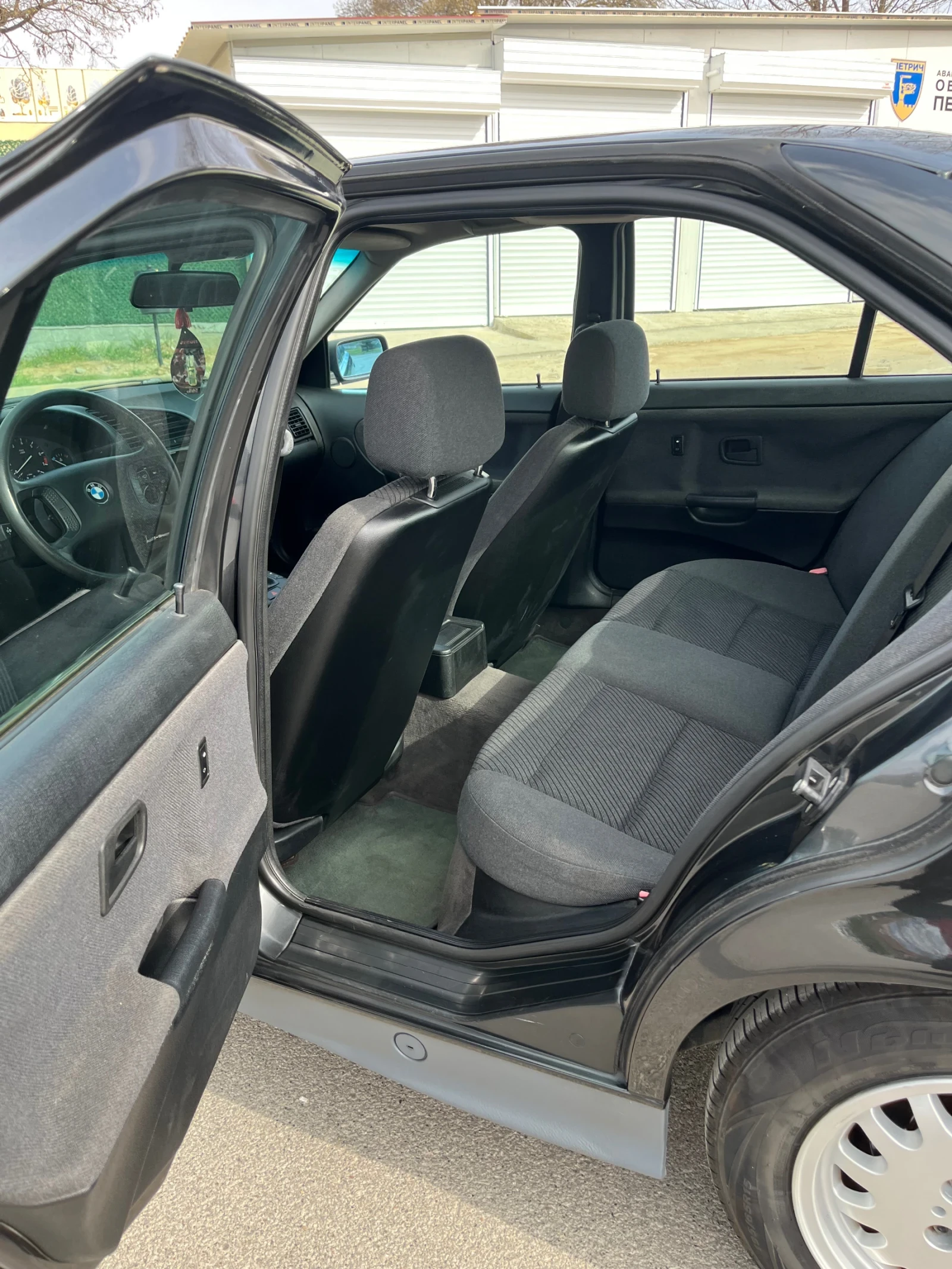 BMW 320 i, снимка 13 - Автомобили и джипове - 53612698