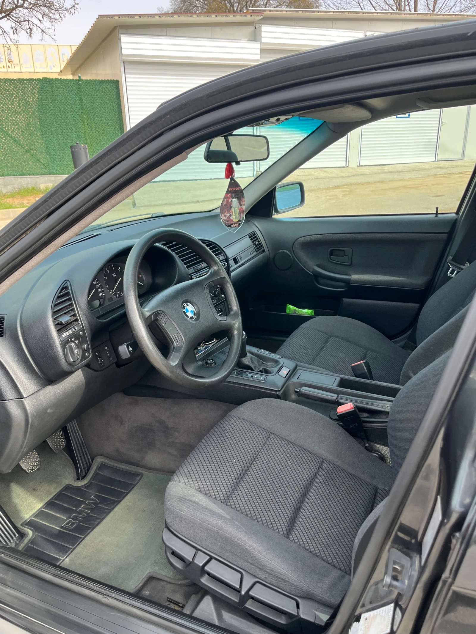 BMW 320 i, снимка 10 - Автомобили и джипове - 53612698