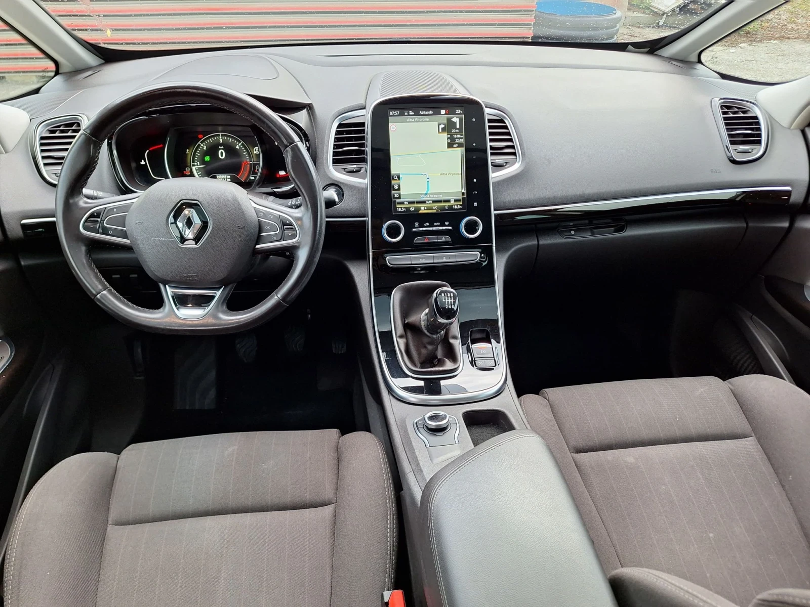 Renault Espace 7 местен, снимка 13 - Автомобили и джипове - 52366978